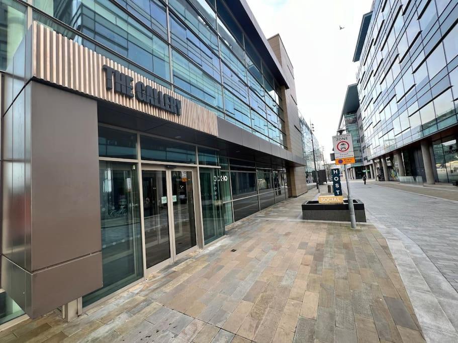 Spacious 2 Bedroom Flat Stunning Waterside View Manchester Ngoại thất bức ảnh