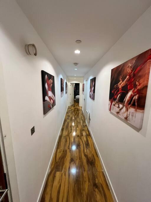 Spacious 2 Bedroom Flat Stunning Waterside View Manchester Ngoại thất bức ảnh